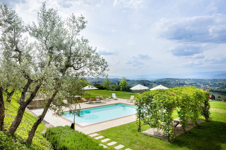Airy Elegance At An Oasis Nestled In Rolling Tuscan Hills - Florence