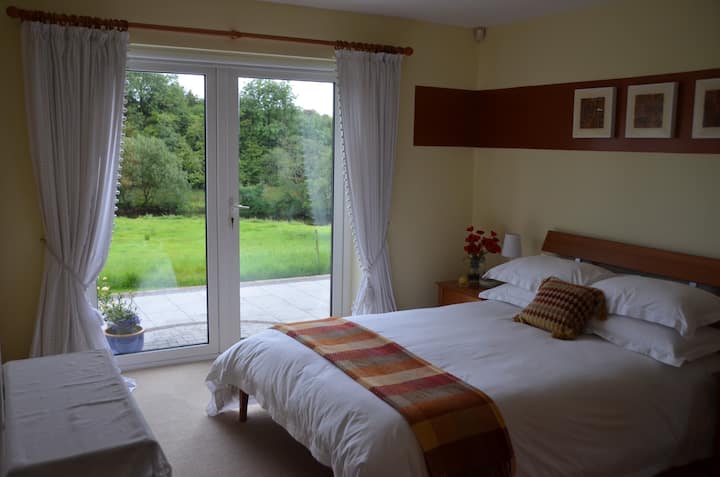 Ensuite Double Room With Breakfast - Ballymena