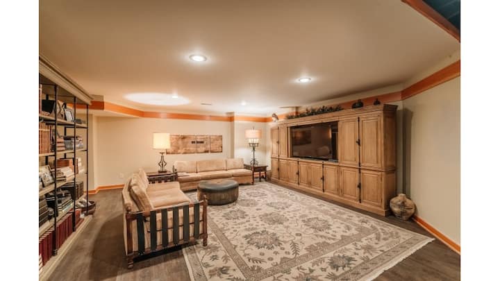 Finished Basement Space On 10 Acres Of Paradise - Racine, WI