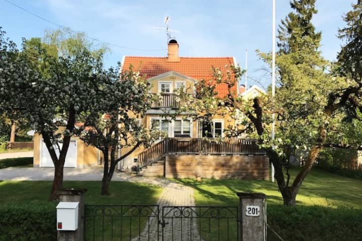 Beautiful Renovated 6 Bed Villa 10 Min From City - Stockholm