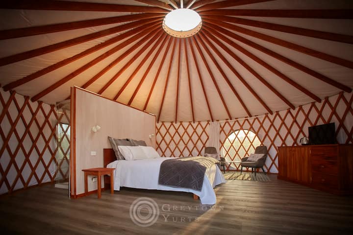 Greytown Yurts - Luxurious Glamping Experience - グレイタウン