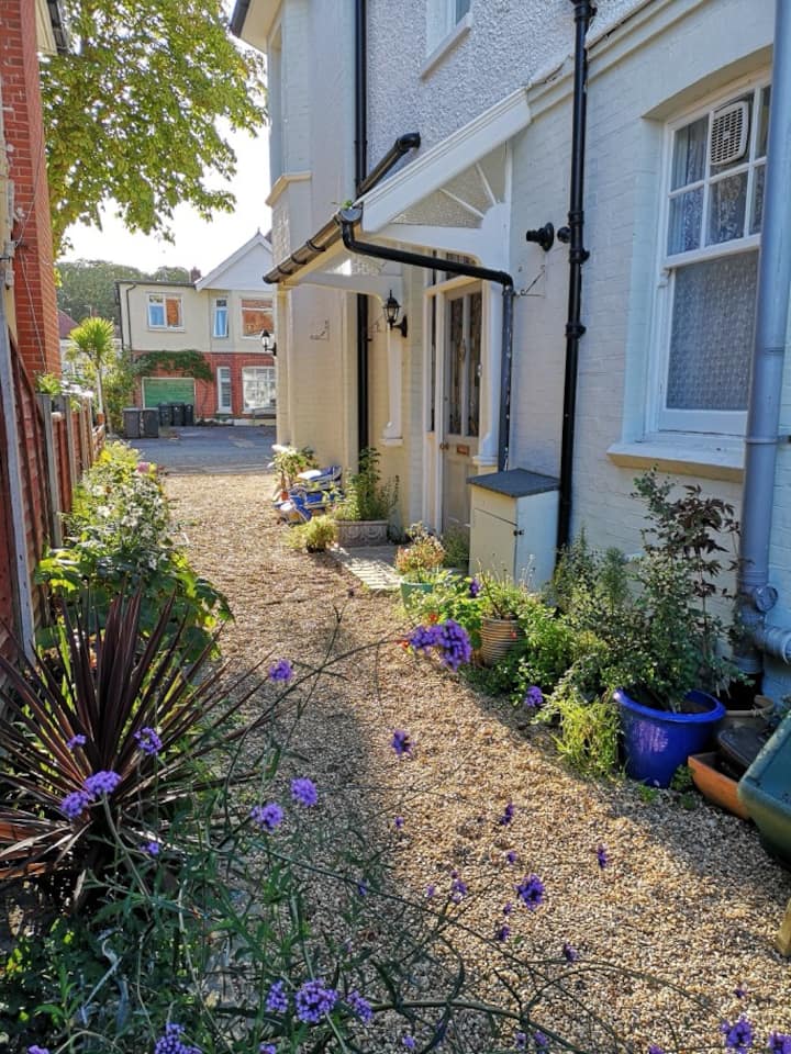 Studio Accommodation Very Close To Beach - Southbourne