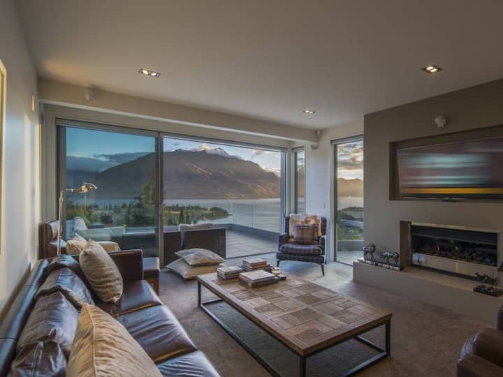 Luxurious 3br Getaway With Panoramic Views - Queenstown