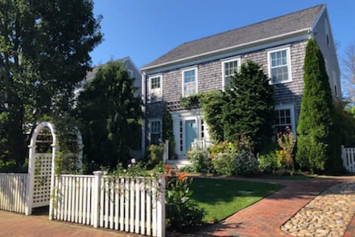 Beautiful Home In Naushop - Nantucket, MA
