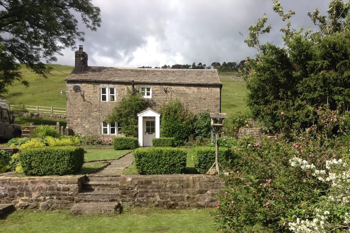 Amber Cottage,oughtershaw On Dales Way,nr Hawes - Hawes