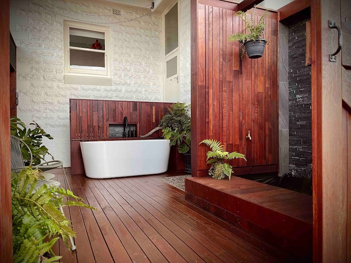 Relaxing Outdoor Bath & Hot Tub - 41 Found - Somerset, Australia