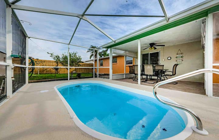 Pool House Close To The Beaches! - ホリデー, FL