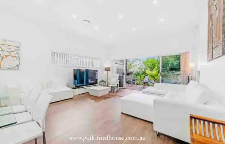 Guildford House 
(Near Sydney Olympic Park) - カンバーランド・カウンティー
