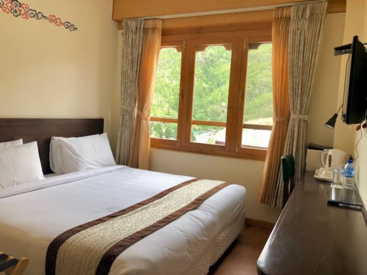 4. Comfortable Modern Hotel In Thimphu - ティンプー