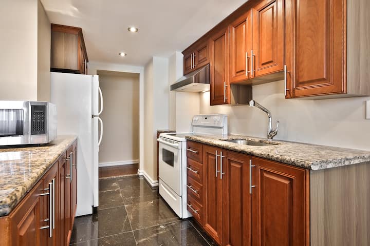 Renovated Apartment In The Heart Of Montreal P0504 - Laval, Quebec, Canadà