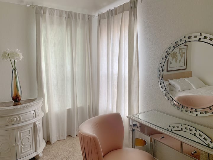 Luxurious Room And Onsite Spa - Frisco