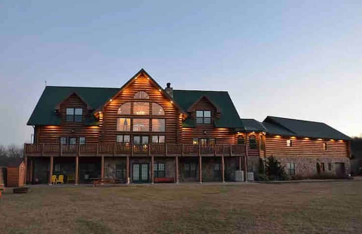 Gorgeous Lodge, 100+ Acres 15 Min To Indiana Pa. - Indiana, PA