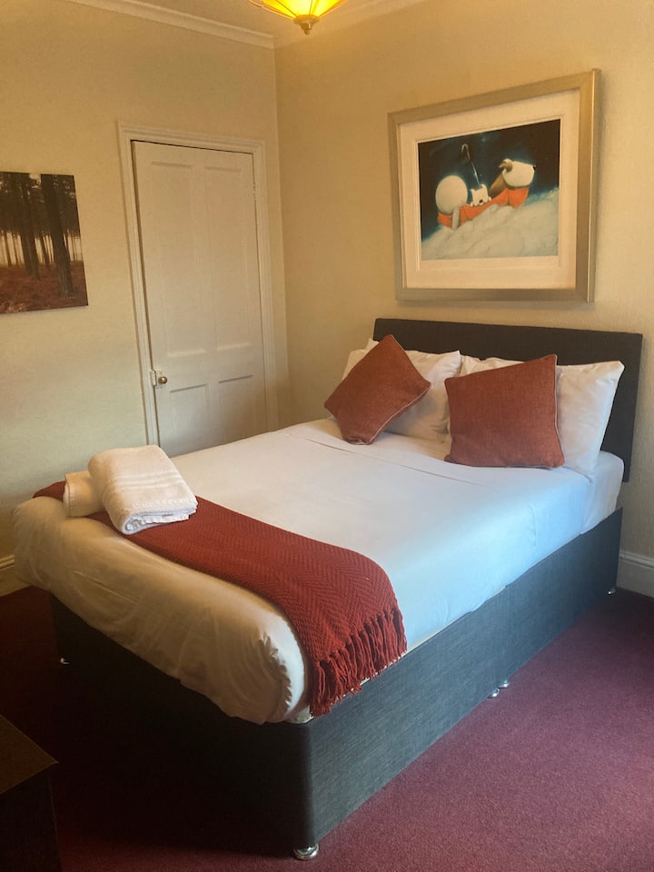 Cosy Double Room In Guest House - Stratford-upon-Avon