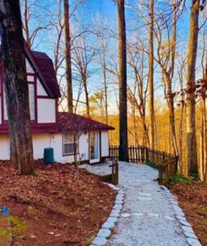Saluda Lake, SC airbnb, hotels and vacation rentals
