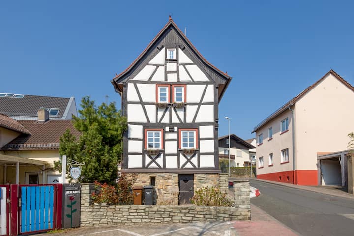 Fachwerkhaus In The Heart Of Neuenhain, Bad Soden - Steinbach (Taunus)