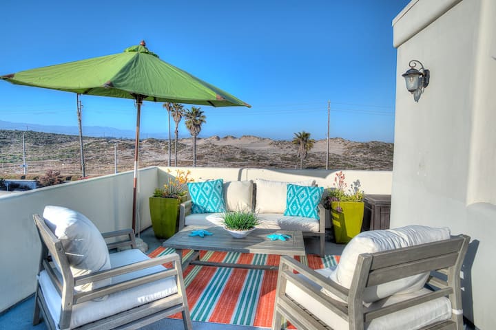 Spacious 4br, Rooftop Deck, Fire Pit, Steps To Shore - Oxnard, CA