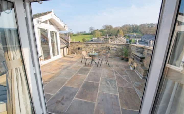 Country Penthouse Apartment With Private Terrace - Skipton