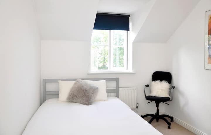 Double Room Worcestershire - Worcestershire