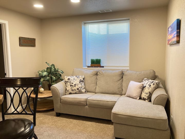 Private Stay! Full Downstair Apartment !! - Greeley