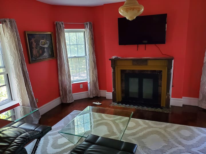 Huge Private Suite With Private Bathroom - Springfield, MA
