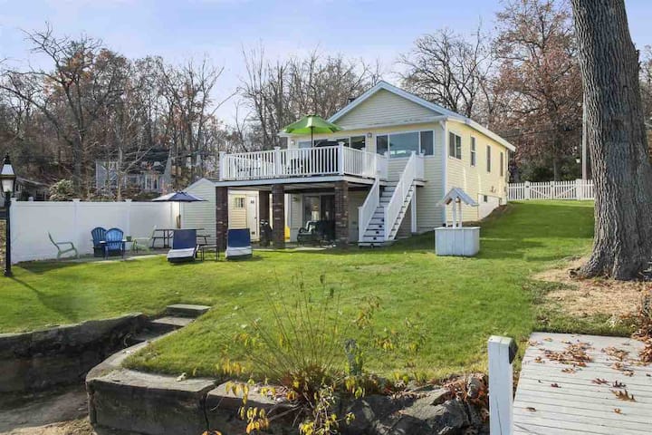 Renovated Arlington Pond Lakefront Home With Dock - Salem, NH