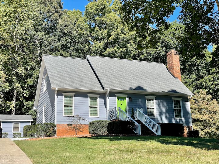 Clover Cottage- Cape Charm In Beautiful Belmont - ベルモント, NC