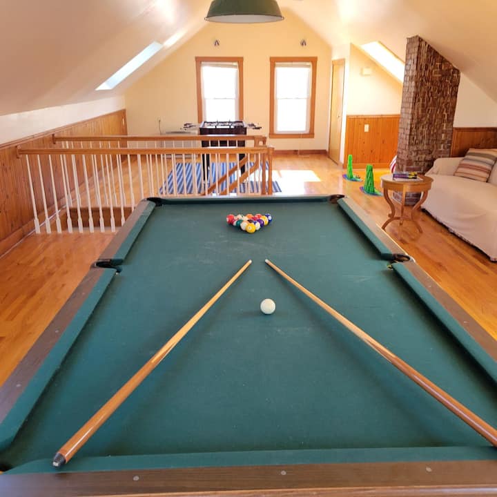 By The Sea - Large Home With Game Room - Saco, ME