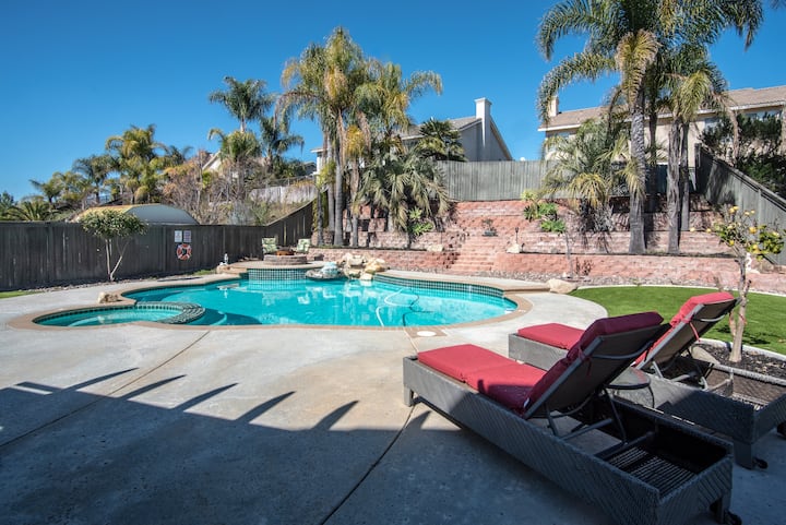 Bell Rock Retreat, W/pool & Spa, Close To It All! - テメクラ, CA