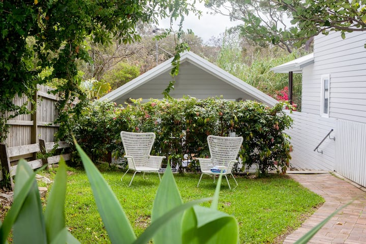 Quiet Private Sustainable Cottage Tucked Away Between The Bush And The Harbour - Manly
