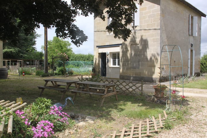 La Girtane:gîte Près De St Emilion Bord Dordogne - Castillon-la-Bataille