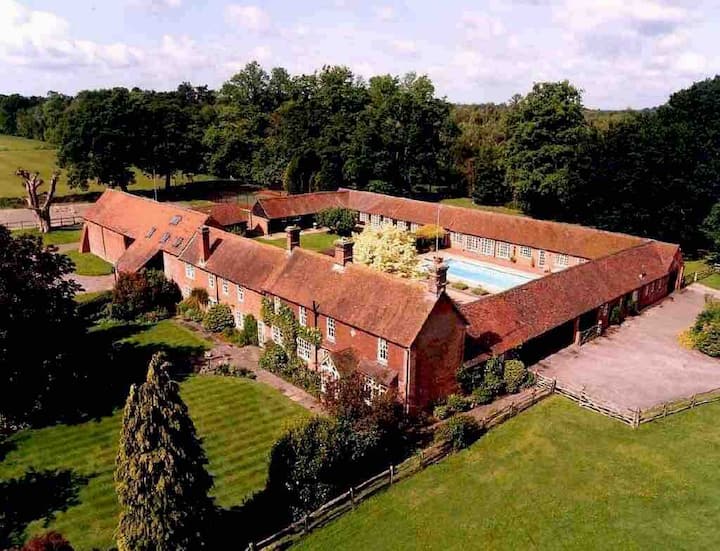 Luxury Barn - イギリス ギルフォード