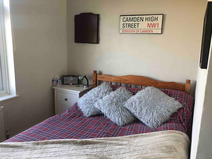 Small But Comfy Double Room In Bromley Garden View - ブロムリー