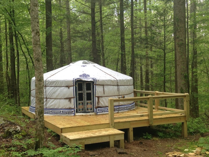 True Mongolian Yurt At Retreat Center - Calderwood Lake, TN