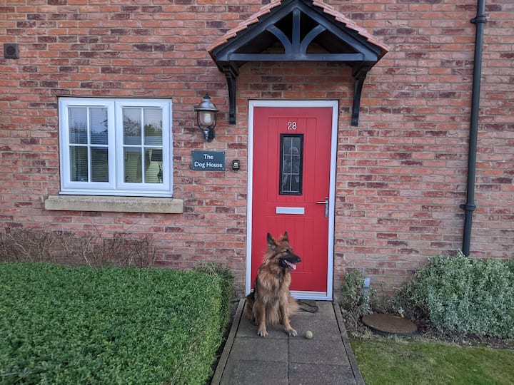 Dog Friendly 2 Bedroom Cottage By The Sea, Filey - Hunmanby