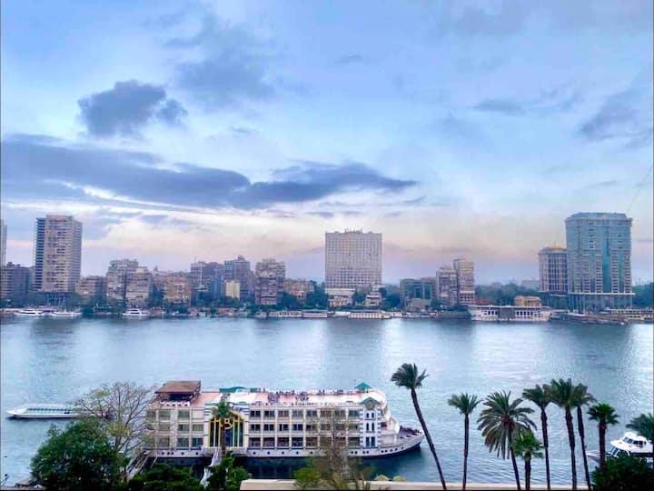 Bright, Charming Nile View 10th Floor Lovely Apt - Caïro