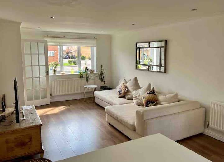 Bright Modern 2 Bed Home Great Location W/ Garden - Longford - Coventry