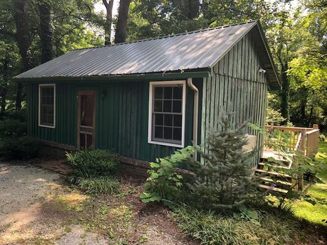 Looking for cabins near Sewanee, TN? Visit cozycozy!