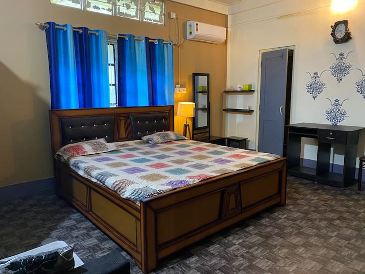Rupam Homestay( A.c) At Centre Of The City! - 아루나찰 프라데쉬