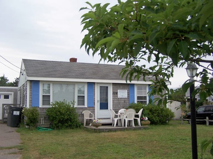 Sagamore Beach Cottage- Adorable And Affordable - Sandwich, MA