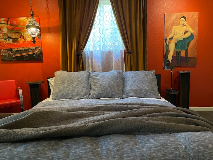 Large, Comfy, Art-filled, Work-friendly Home - 프리몬트