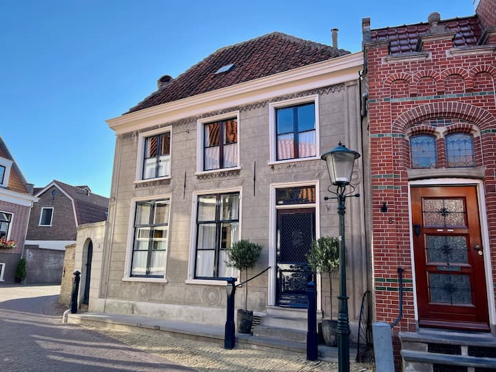 Zwaanstraat 10, A Monumental Stay - Texel
