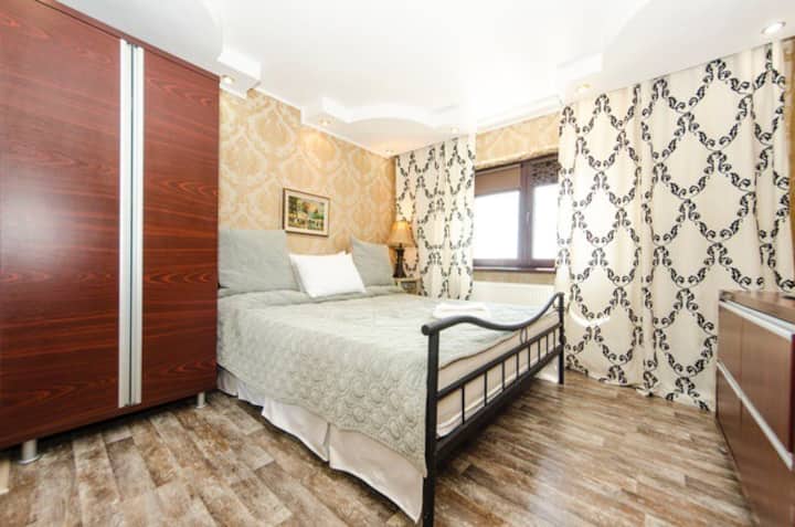 Deluxe Three Bedroom Apartment Blue Sky - Craiova
