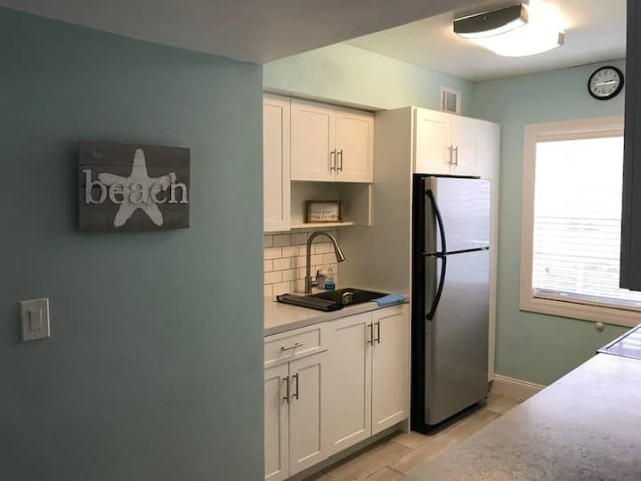 Beachside Townhouse: <Br>family Friendly & Renovated - Melbourne, FL