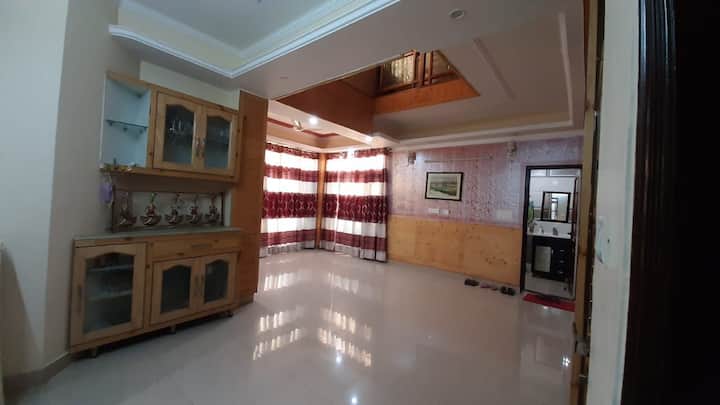 Cheerful 5 Bedroom Duplex House, Fully Furnished - Chail