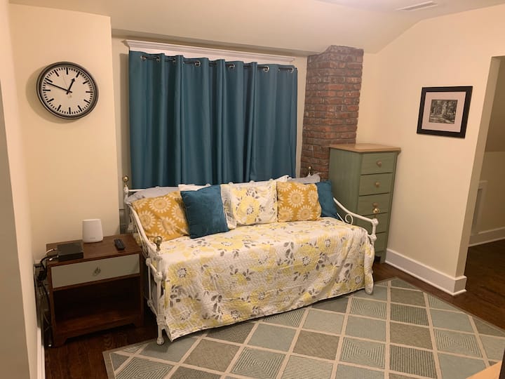 Cozy Home Away From Home . Come Relax - Bronx
