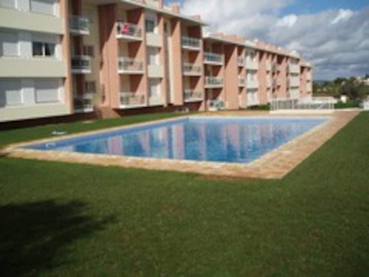 Lovely 2 Bed Holiday Apartment With Pool - Alvor