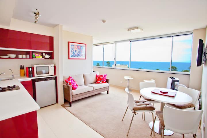 Manly Ocean Beach Apartment + Views! - Manly