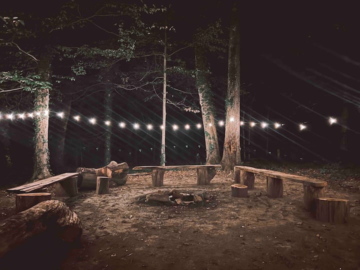 Sleeps 16+ | Campfire & Hot Tub | King Bed! - Concord, NC
