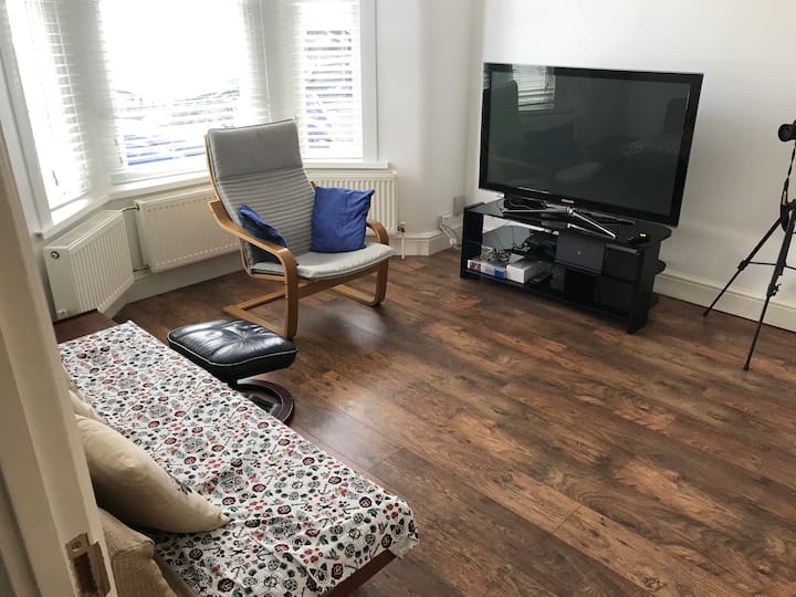 Double Room In Barking In An Italian Style House - Ilford