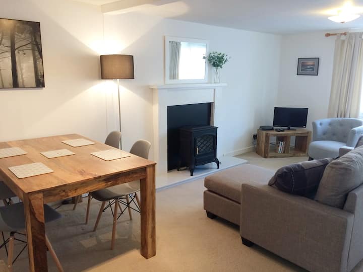 Spacious 2 Bedroom Apartment Close To Town Centre - Stonehaven